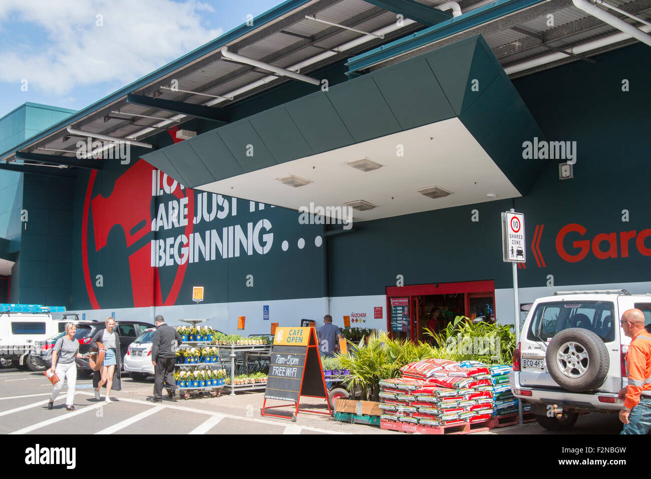 Bunnings DIY hardware store, a chain by Wesfarmers in australia, bunnings slogan lowest prices are just the beginning Stock Photo - Alamy