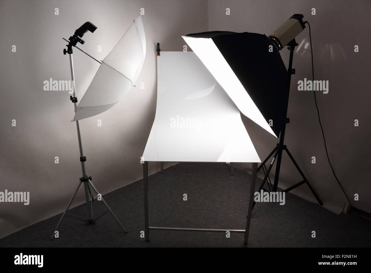 Tabletop photo studio Stock Photo Alamy