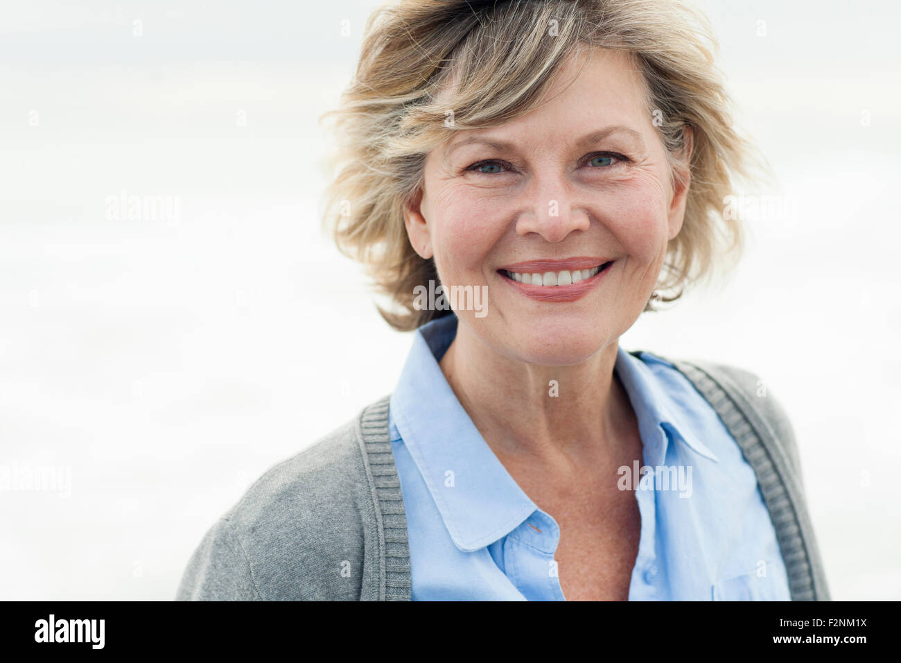 Smiling elderly lady close up hi-res stock photography and images - Alamy
