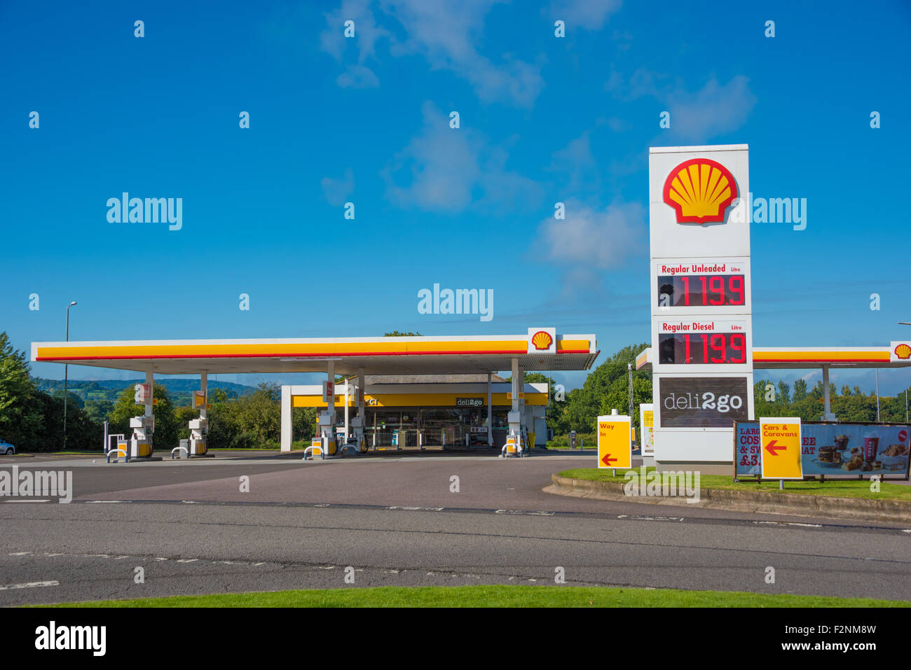 The Shell Fuel Station at Taunton Deane service Station M5 Southbound Stock Photo
