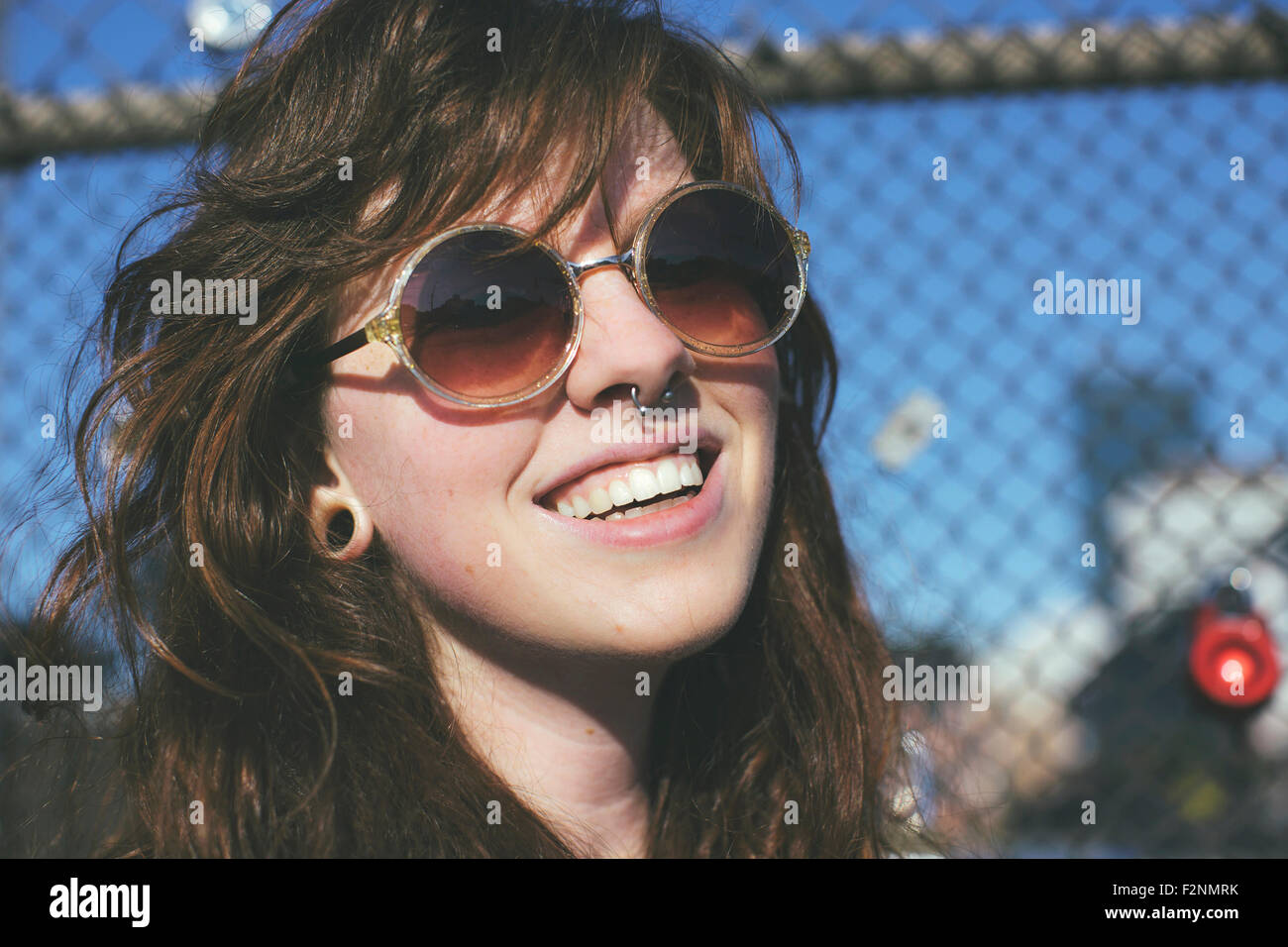Woman wearing sunglasses hi-res stock photography and images - Alamy
