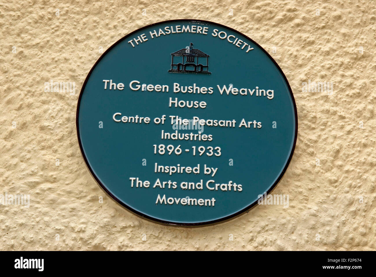 Blue Plaque outside residential house for Green Bushes Weaving House, Haslemere, Surrey, UK. Stock Photo