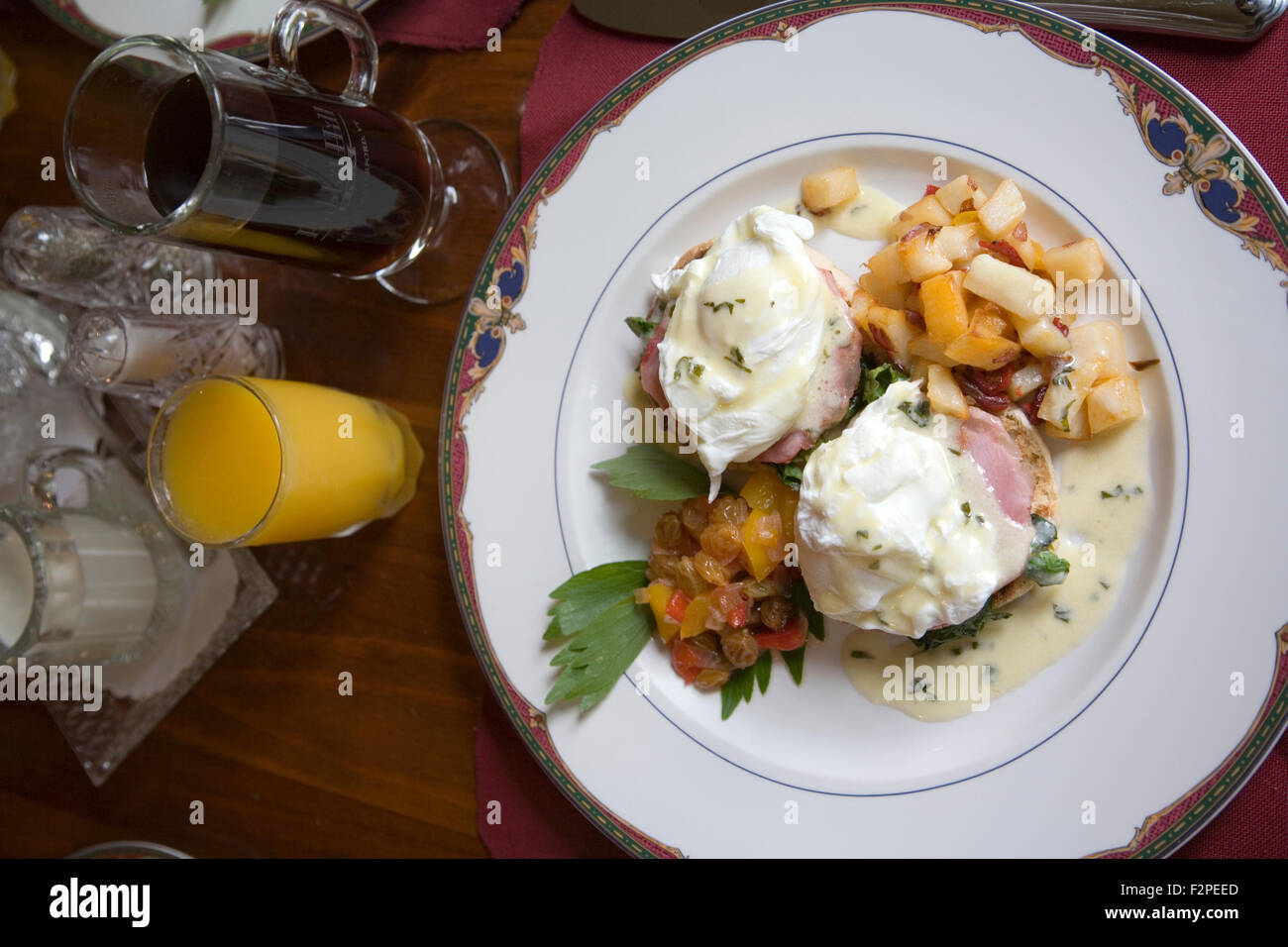 Eggs Florentine at the AAA four-diamond Rabbit Hill Inn in Lower Waterford, Vermont, USA Stock Photo