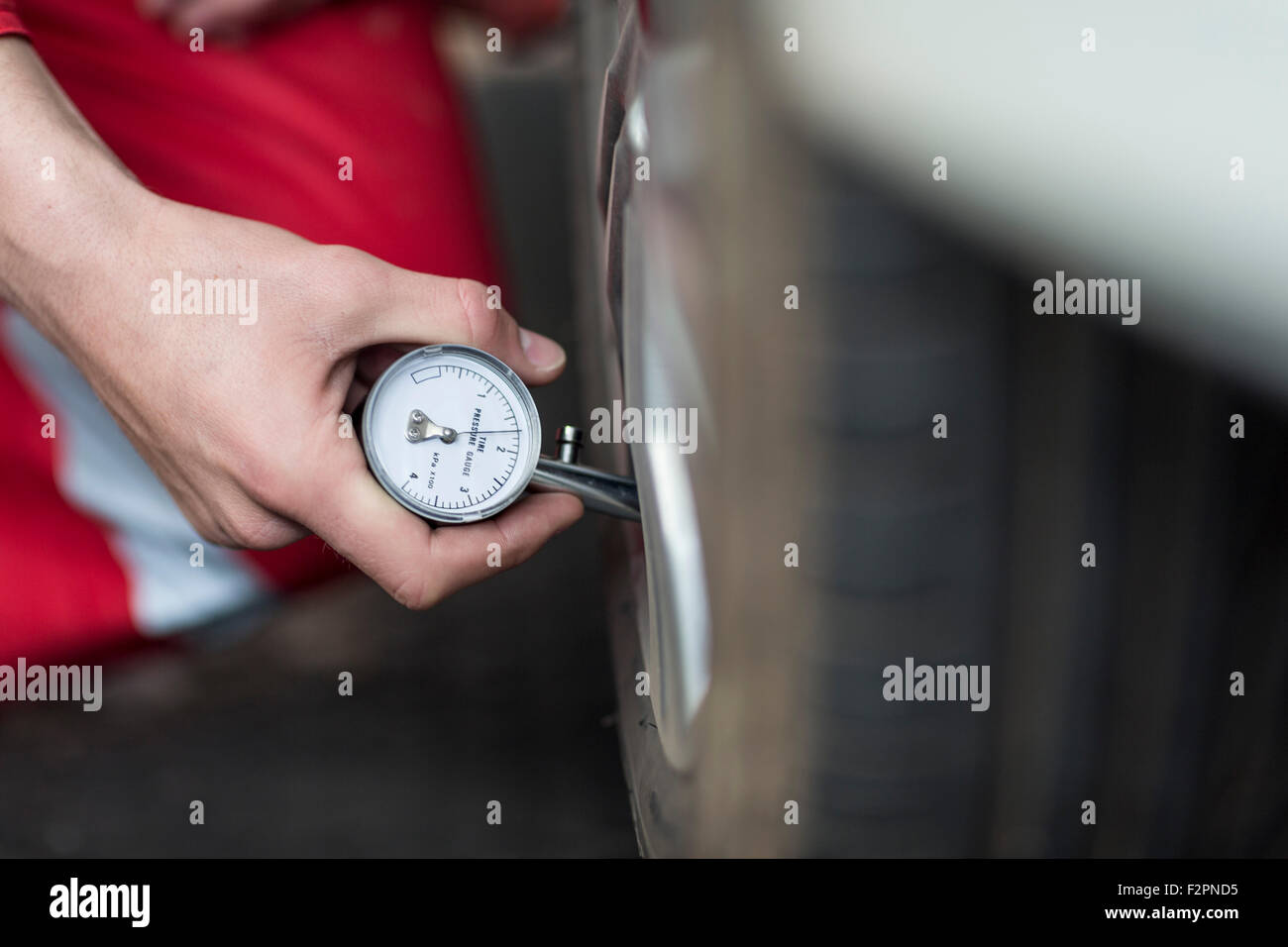 Tyre pressure gauge hi-res stock photography and images - Alamy