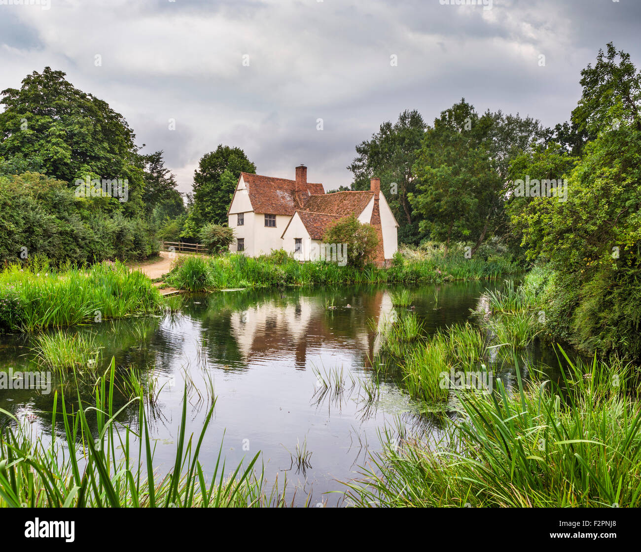 Willy Lott’s Cottage at Flatford Mill, featured in Constable’s painting 'The Hay Wain', East Bergholt, Dedham Vale, Essex, UK Stock Photo
