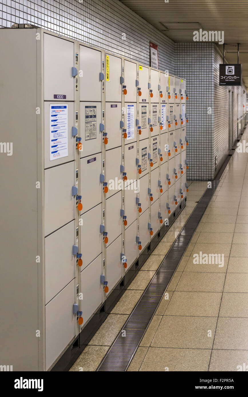 Lockers at a station hires stock photography and images Alamy