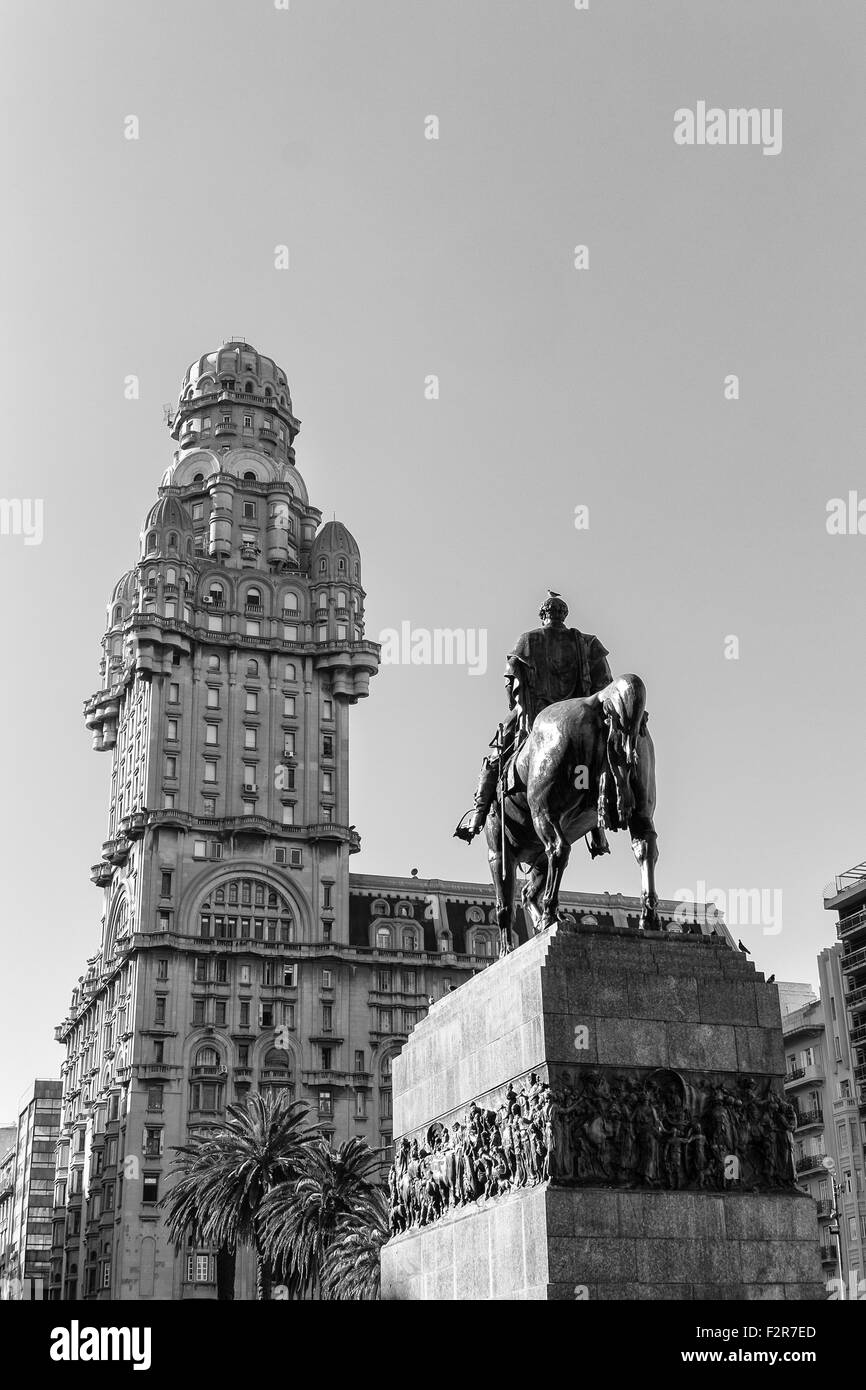 Montevideo Plaza de la Independencia with national hero Artigas statue Stock Photo