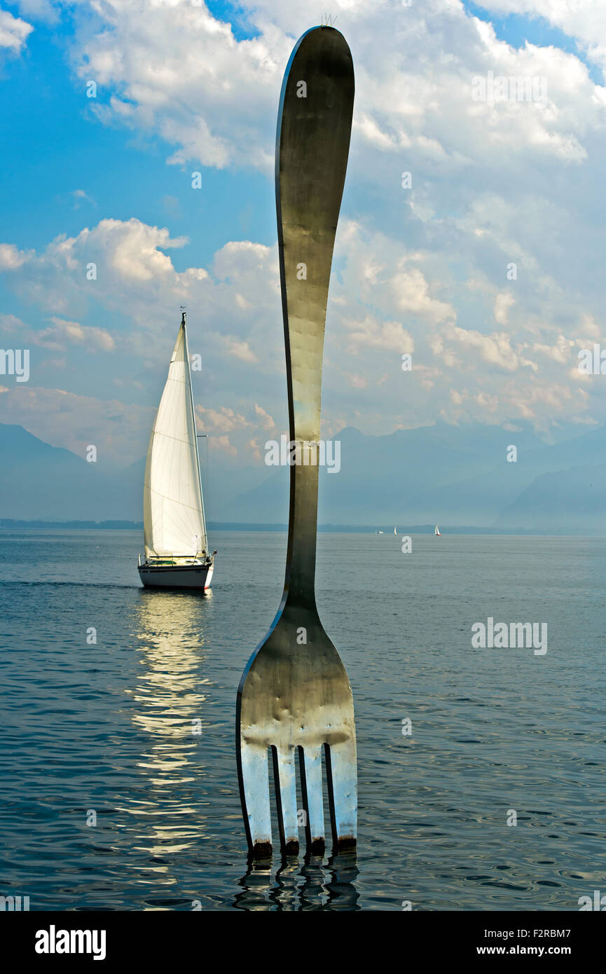 Sculpture The Fork, La Fourchette, by Jean-Pierre Zaugg, in the Lake Leman,  Alimentarium Museum for Nutrition, Vevey,Switzerland Stock Photo - Alamy