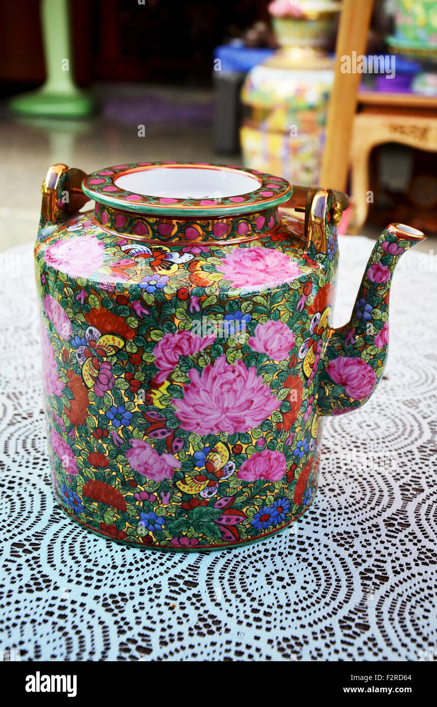 benjarong pottery