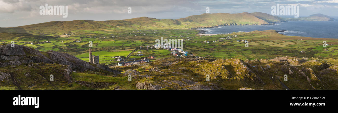 Panoramic view above the village of Allihies over Ballydonegan Bay to Garinish and Dursey Island, Beara, County Cork, Ireland Stock Photo