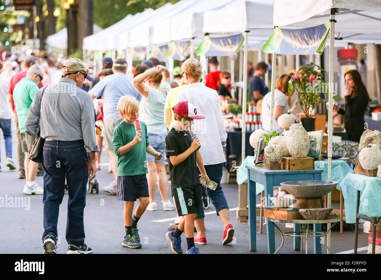 Downtown greenville sc farmers market hires stock photography and