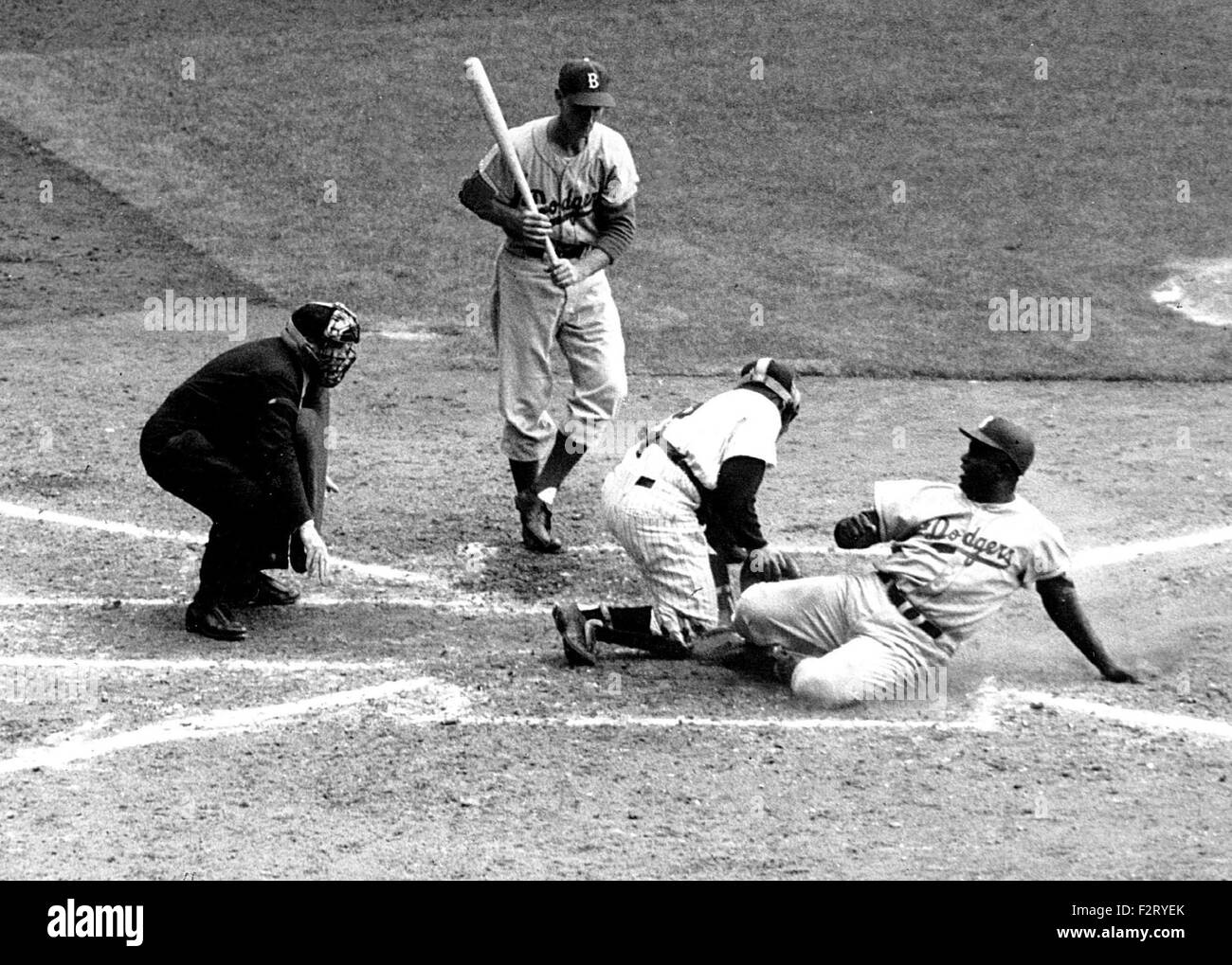 Jackie robinson 1947 hi-res stock photography and images - Alamy