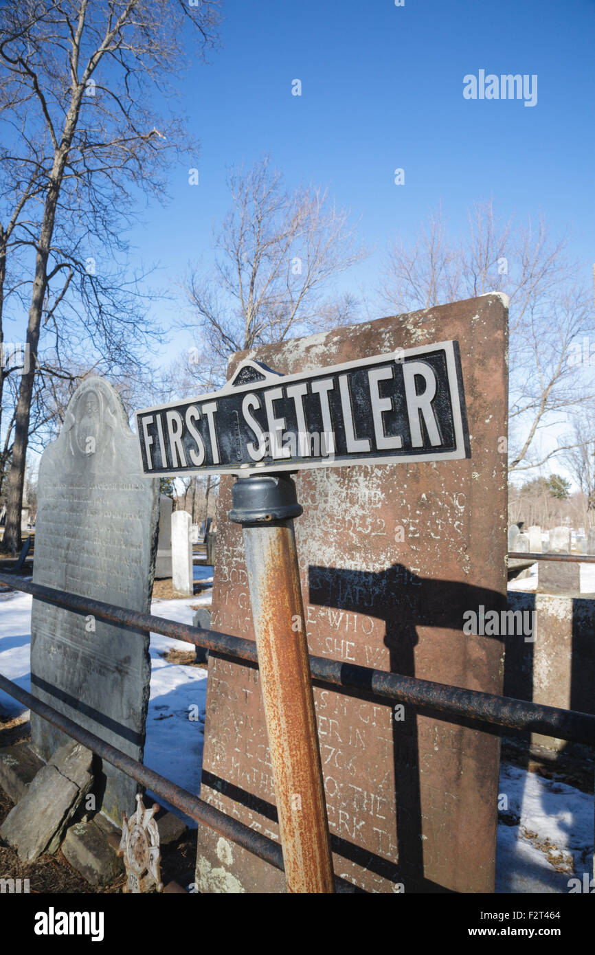 Old headstones at Forest Hill Cemetery in East Derry, New Hampshire USA ...