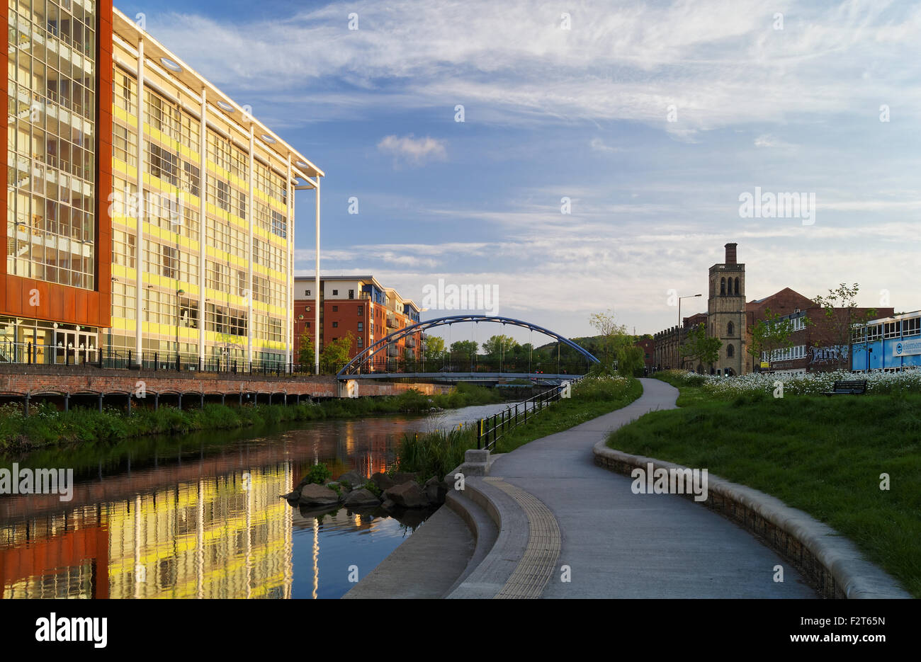 UK,South Yorkshire,Sheffield,Pocket Park and River Don Stock Photo