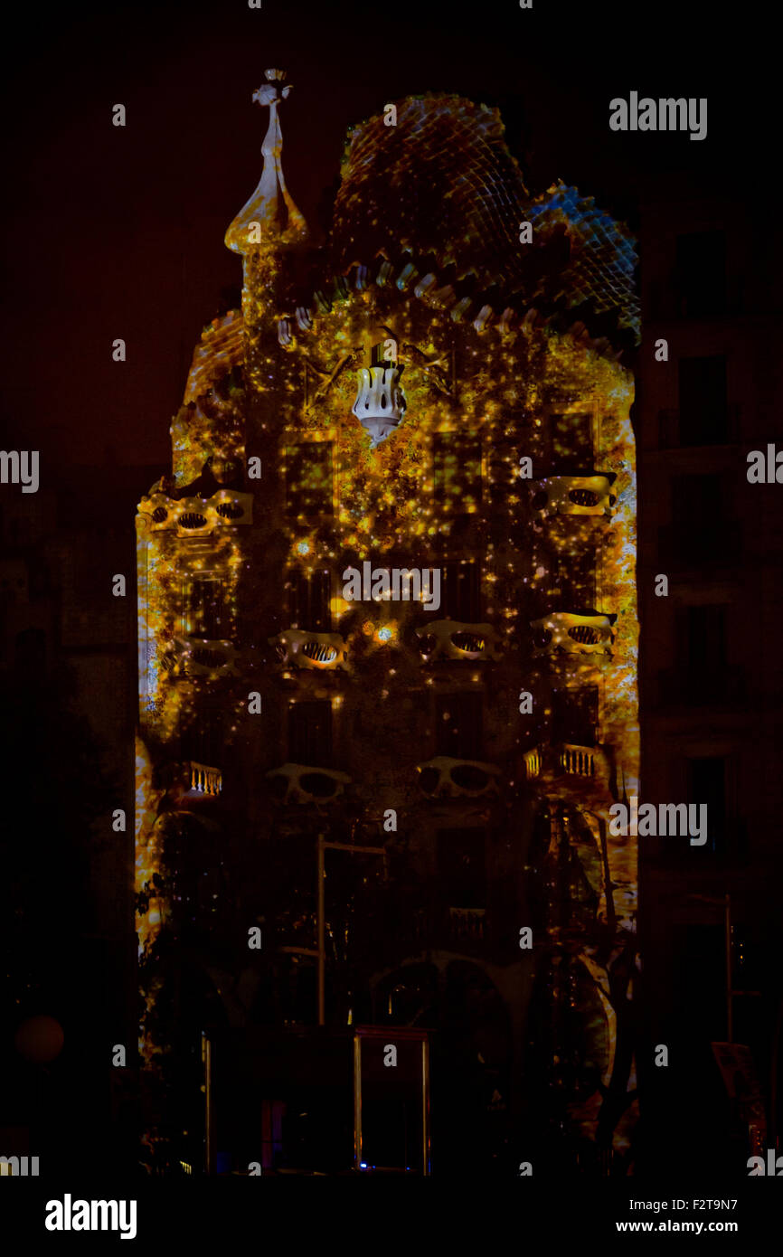 Barcelona, Spain. 23rd September, 2015. The facade of the modernist renowned  building Casa Batlló (designed by Antoni Gaudí)   in Barcelona is illuminated by mapping show during the Mercè Festival (Festes de La Mercè) on 23 september 2015, Spain. Credit:   Jordi Boixareu/Alamy Live News Stock Photo