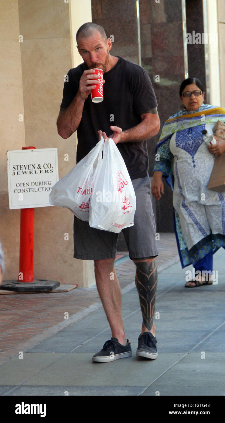 Rage Against the Machine bassist, Tim Commerford goes shopping in Beverly Hills drinking Coca-Cola Featuring: Tim Commerford Where: Los Angeles, California, United States 23 Jul 2015 Stock Photo - Alamy
