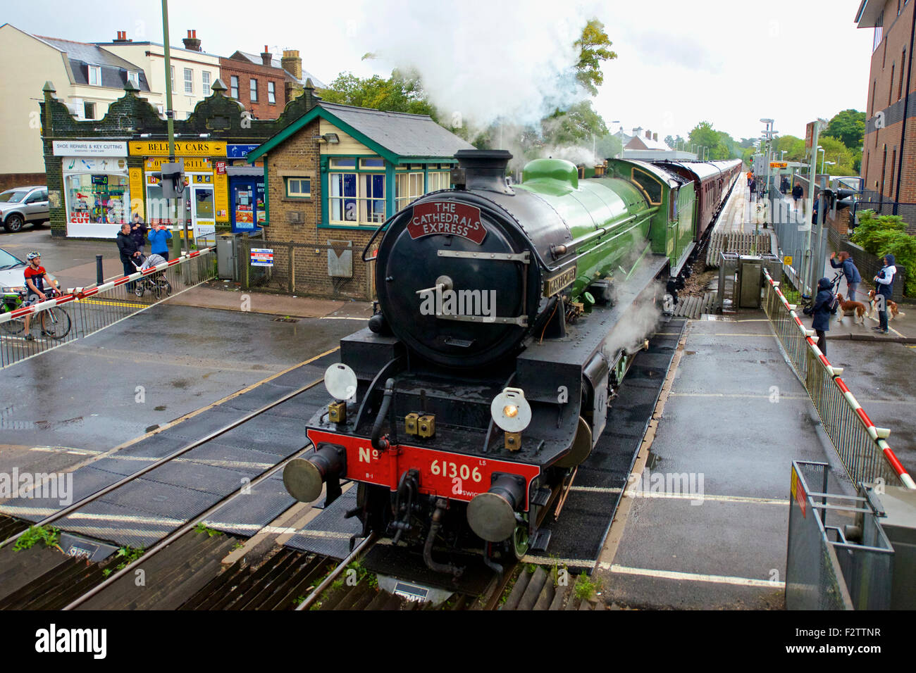 Reigate, Surrey, UK. 24th September, 2015. The Cathedral’s Express LNER B1 Class 4-6-0 no 61306 “Mayflower” steam train travels at the foot of the North Downs through Reigate, Surrey, 0901hrs Thursday 24th September 2015 en route to Worcester. Credit:  Photo by Lindsay Constable/Alamy Live News Stock Photo