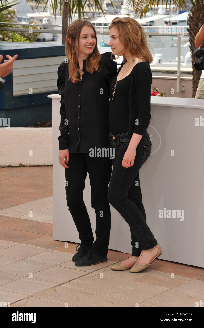 CANNES, FRANCE - MAY 14, 2010: British actresses Hannah Murray (left) & Imogen Poots at the photocall for their new movie 'Chatroom' at the 63rd Festival de Cannes. Stock Photo