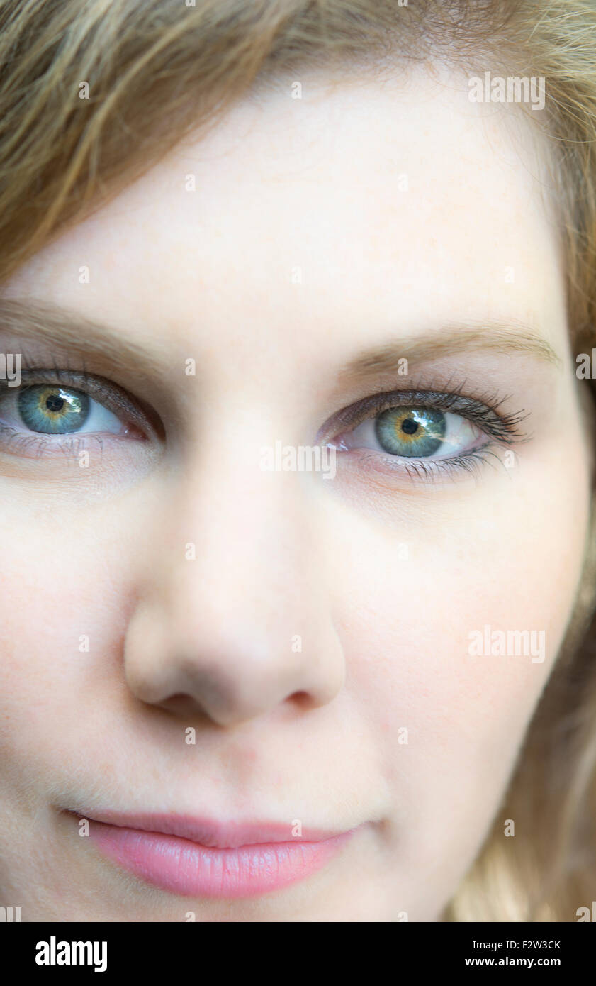 Woman Blinking Eyes Stock Photos & Woman Blinking Eyes Stock Images Alamy