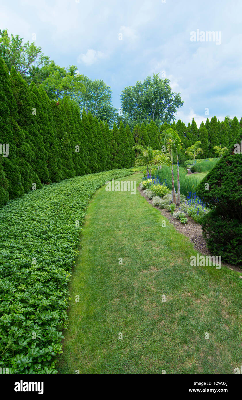Ladew Toptary Gardens Maryland beautiful sculptured plants Pink Garden
