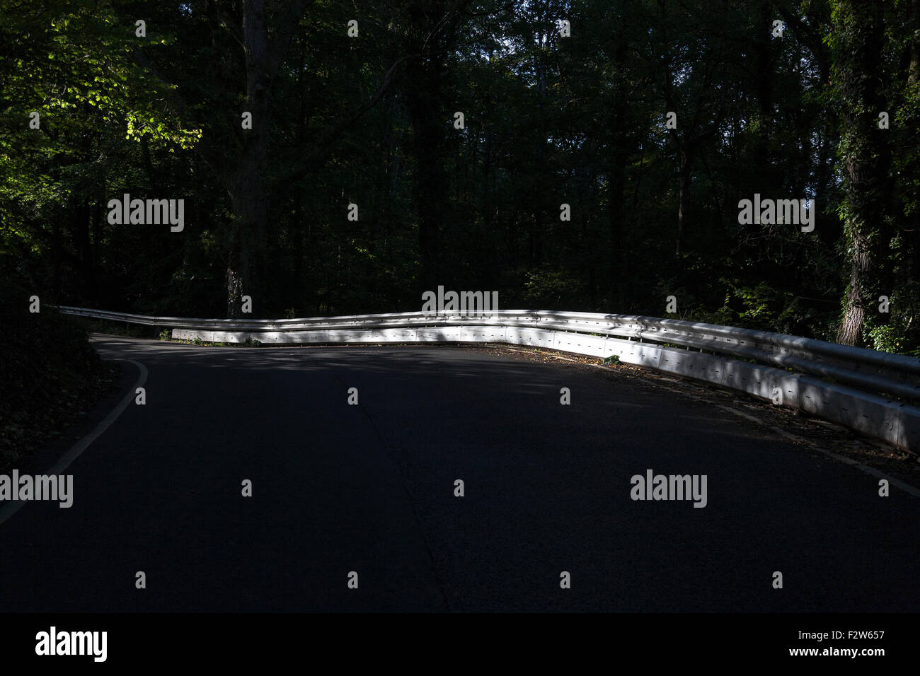 Steel Barriers,LIGHTWEIGHT, EASY TO ASSEMBLE, CRASHWORTHY ALTERNATIVE