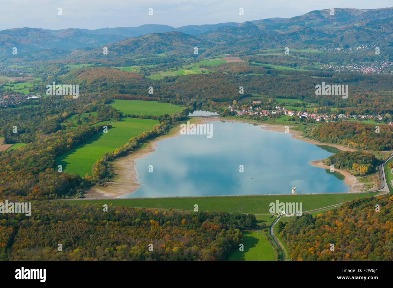 France, Haut Rhin (68), Michelbach, lake dam (aerial view)  // Haut Rhin (68), Michelbach, lac barrage (vue aerienne) Stock Photo