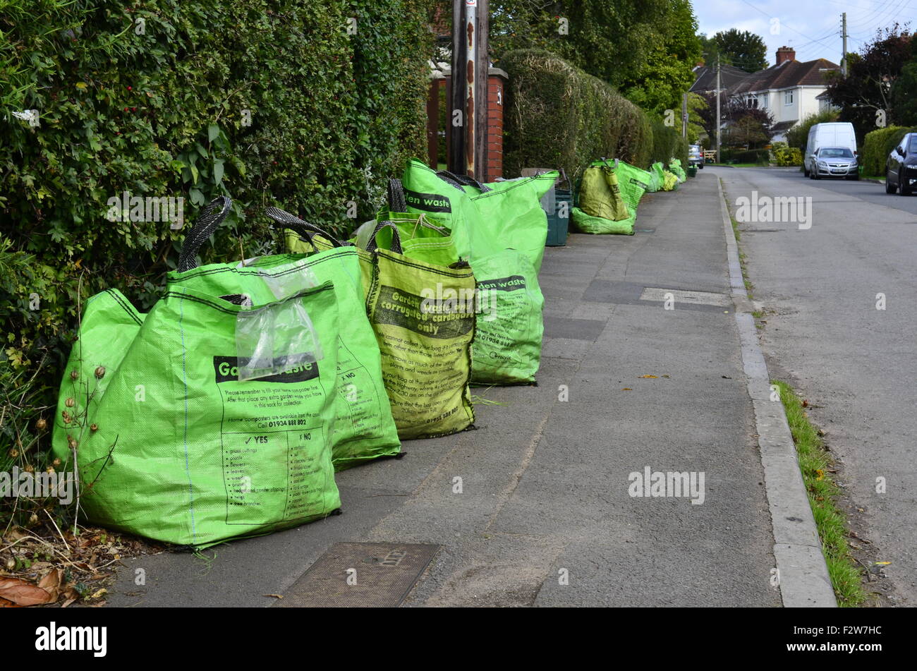 Put your rubbish in here hires stock photography and images Alamy
