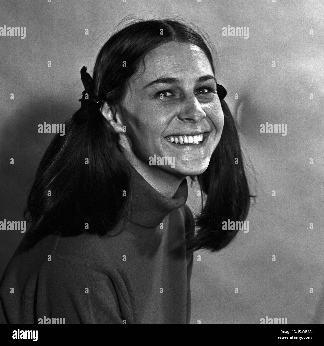 Porträt von Brigitte Mauschel, Deutschland 1960er Jahre. Portrait of Brigitte Mauschel, Germany 1960s. Stock Photo