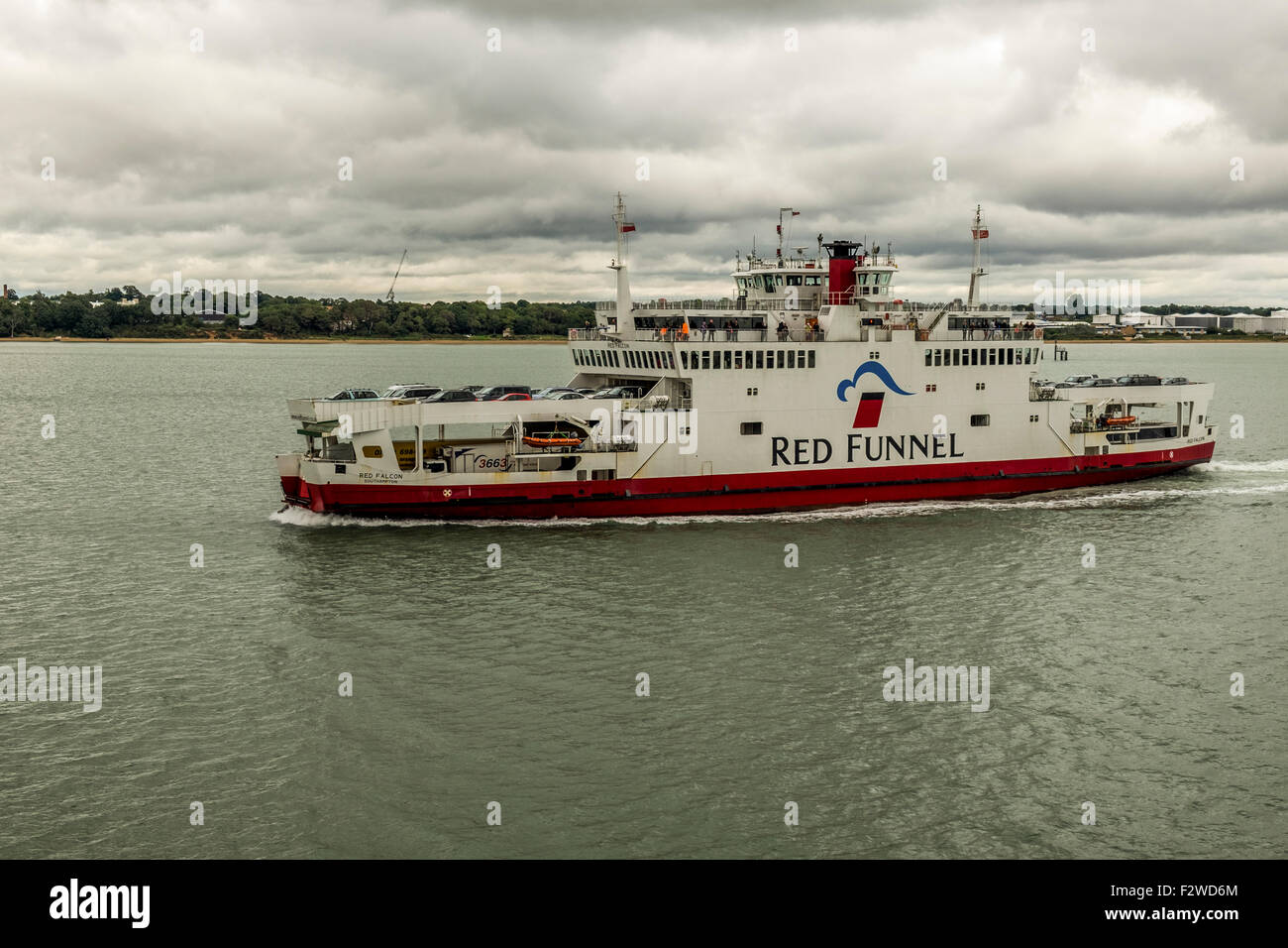Southampton isle of white ferry hi-res stock photography and images - Alamy