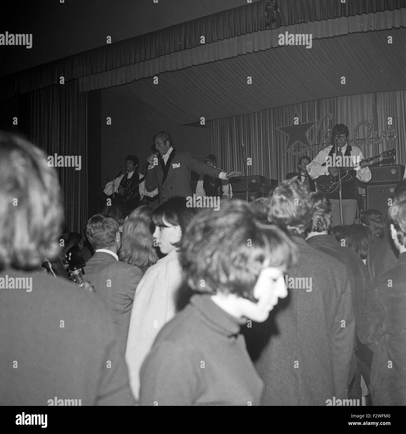 Beau Brummell Esquire and the Noblemen gastieren in Hamburg, Deutschland 1960er Jahre / performing at Hamburg, Germany 1960s. Stock Photo