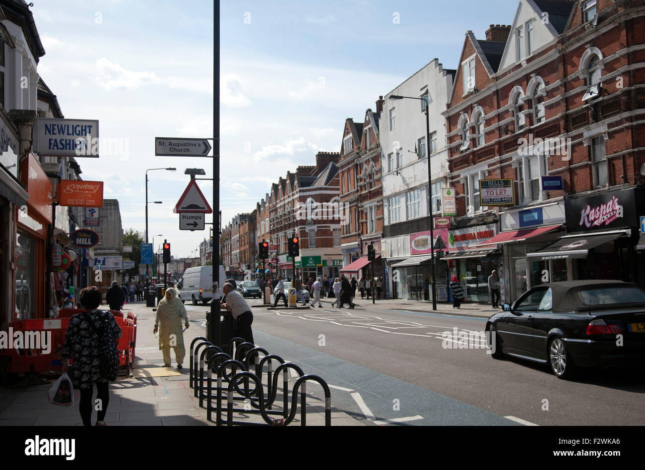 Upper tooting road tooting london hi-res stock photography and images ...