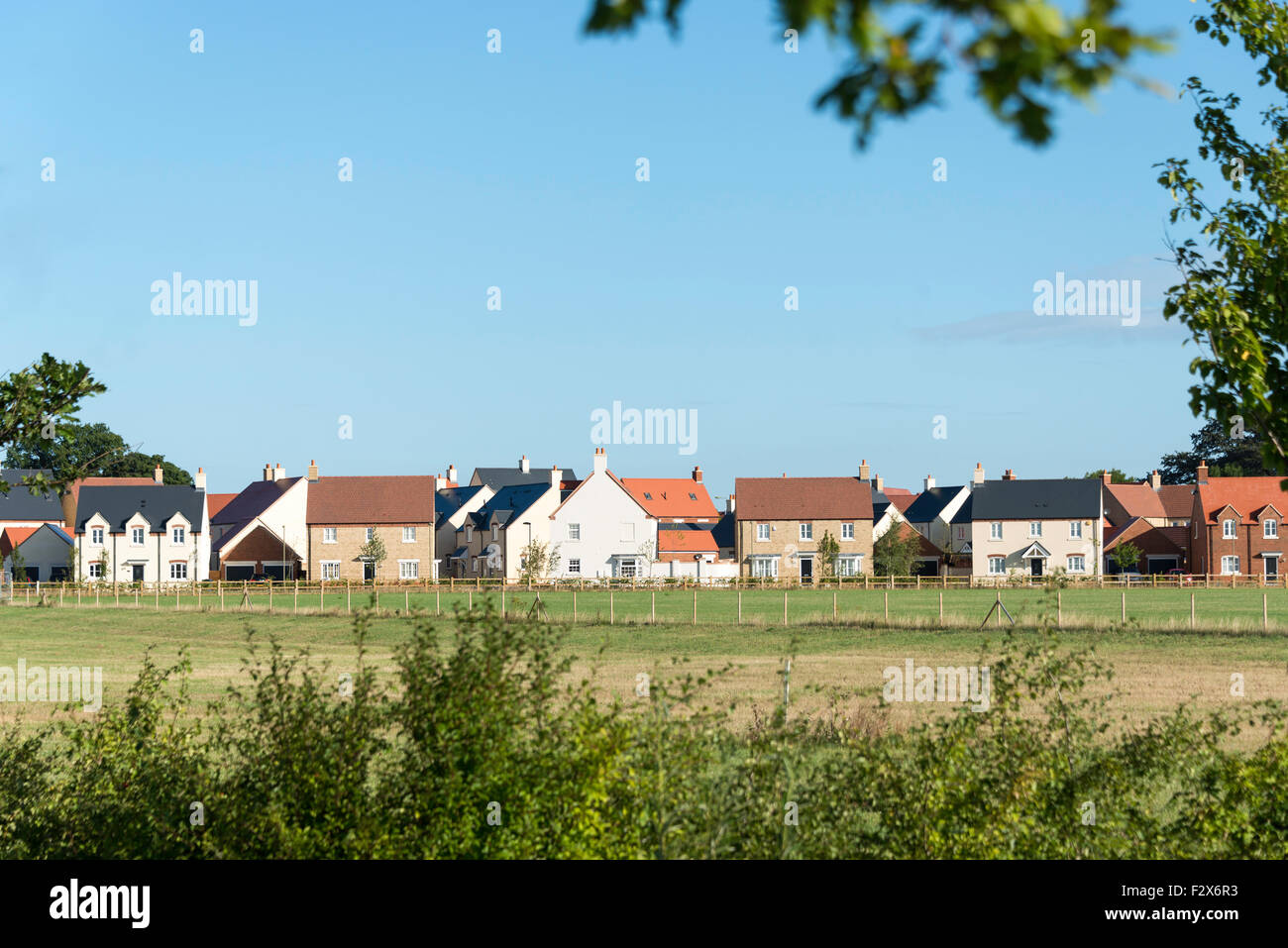 Bellway Saxon Fields new housing development, Bicester, Oxfordshire, England, United Kingdom Stock Photo