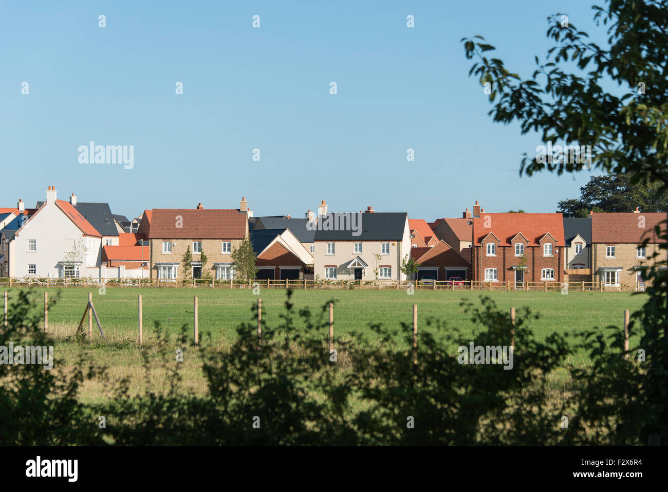 Bellway Saxon Fields new housing development, Bicester, Oxfordshire, England, United Kingdom Stock Photo