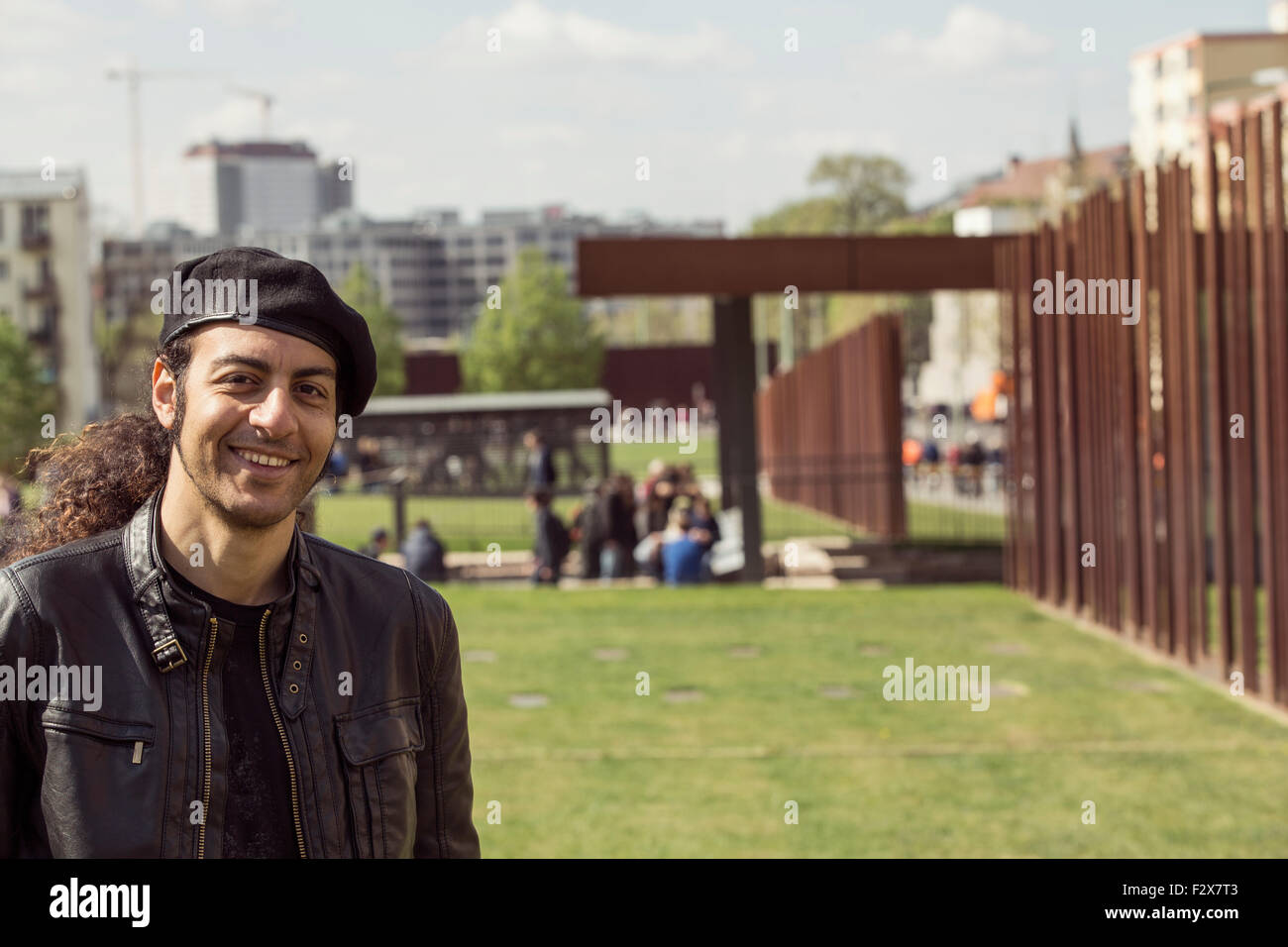 Man wearing beret hi-res stock photography and images - Alamy