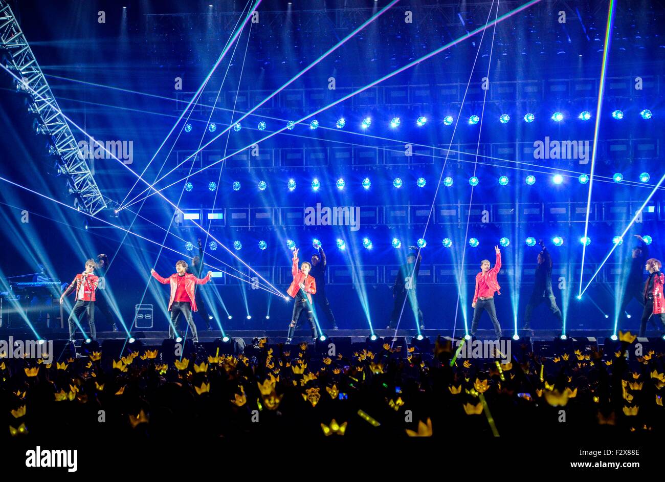 Taipei, Taiwan, China. 24th Sep, 2015. Korea idol group Bigbang at their concert in Taipei, Taiwan, China on 24th September, 2015. © TopPhoto/Alamy Live News Stock Photo