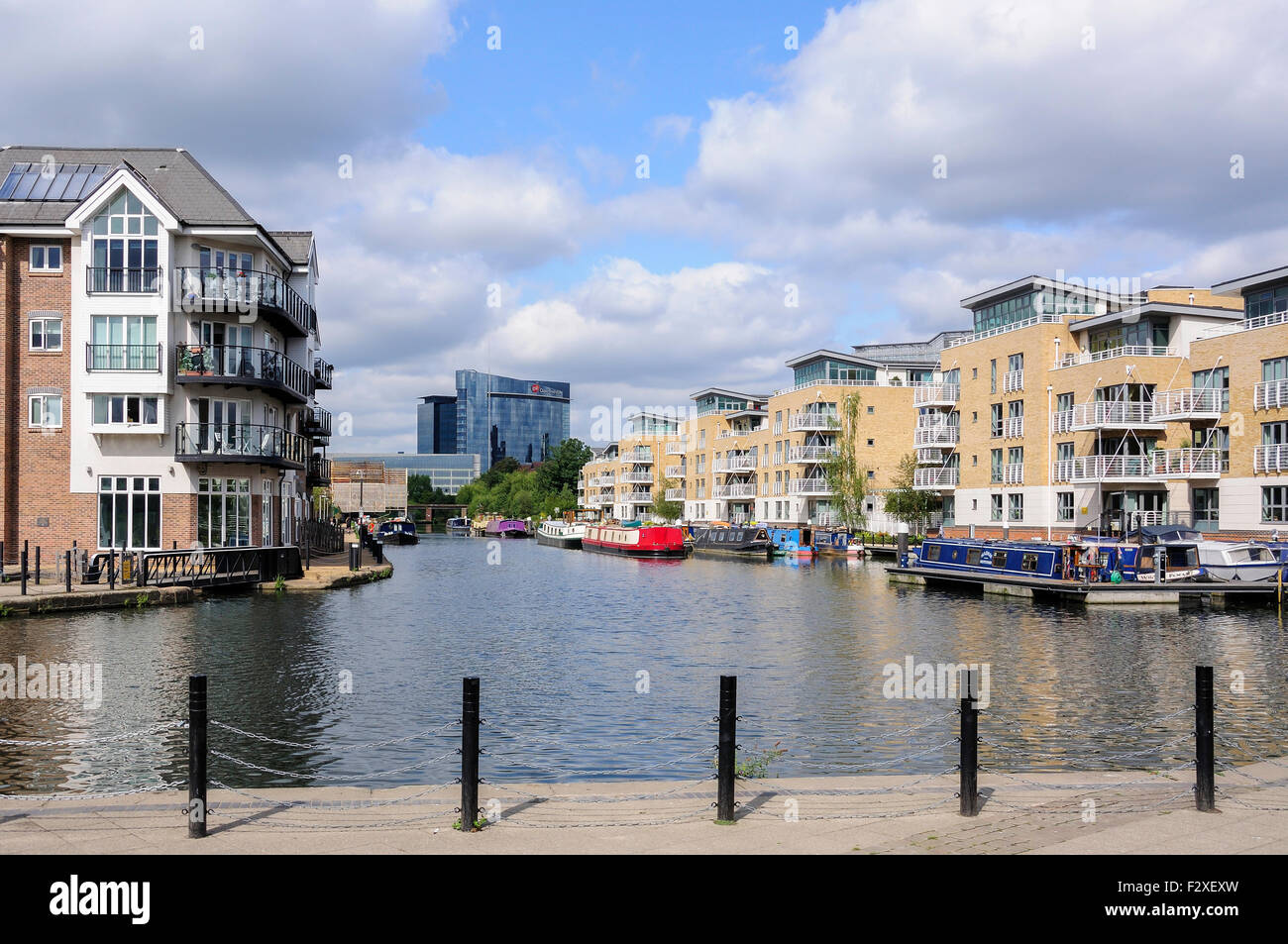 Modern apartments, Brentford Lock, Brentford, London Borough of ...