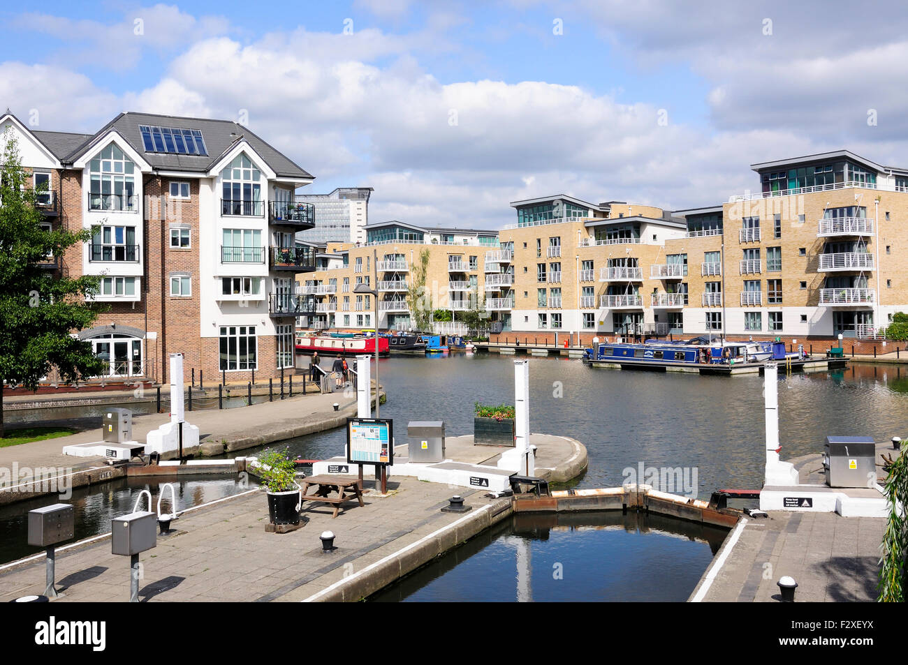 Modern apartments, Brentford Lock, Brentford, London Borough of ...