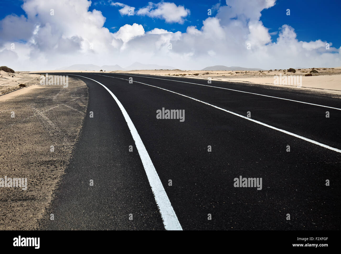 Road through sand dunes hires stock photography and images Alamy