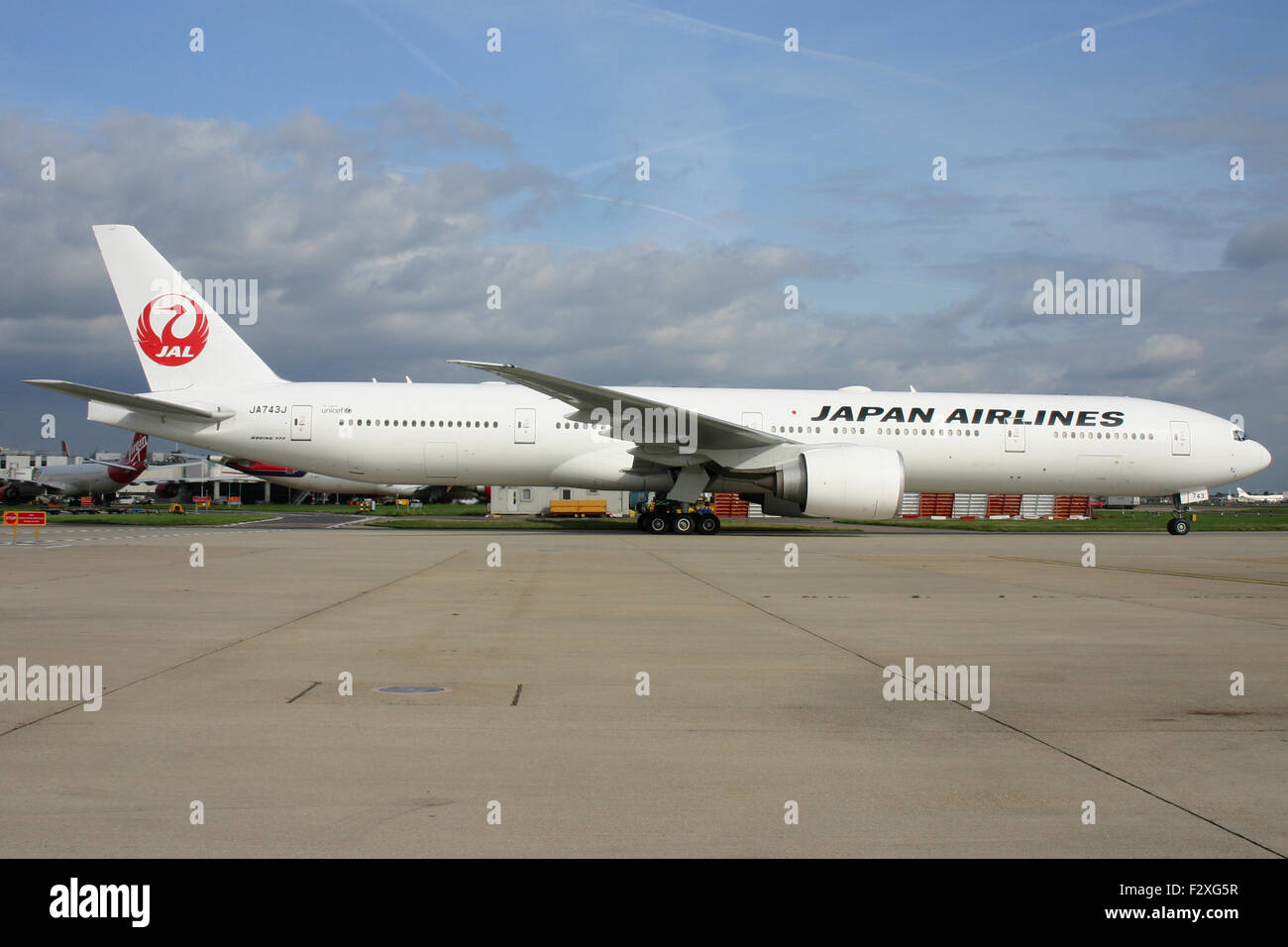 JAL JAPAN AIRLINES 777 300 Stock Photo