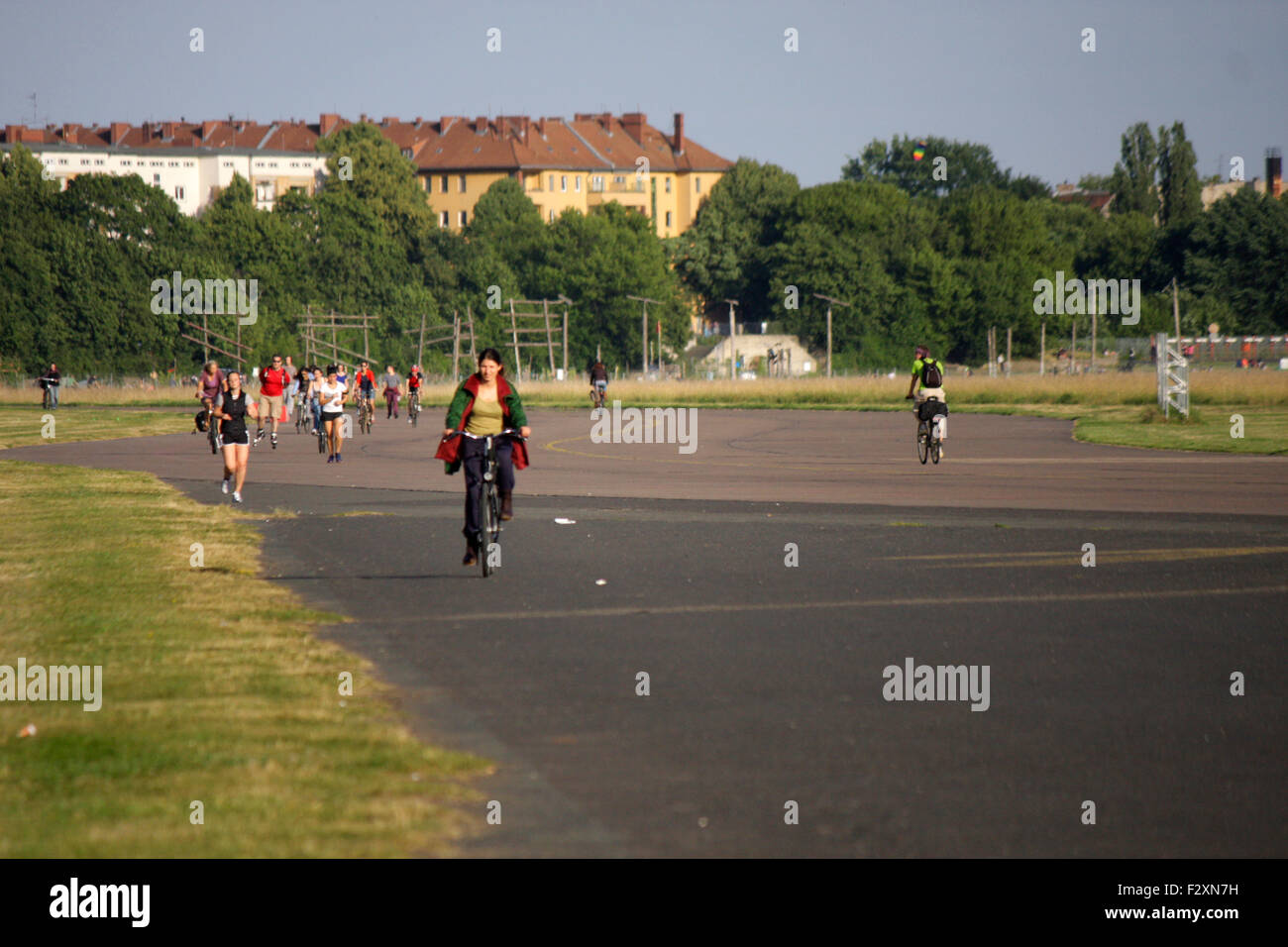 Impressionen: Tempelhofer Feld auf dem Gelaende des frueheren Flughafen Tempelhof, Berlin-Tempelhof. Stock Photo