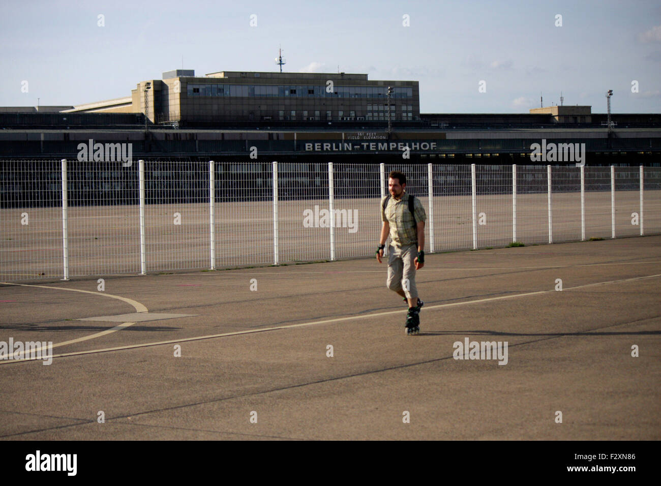 Impressionen: Tempelhofer Feld auf dem Gelaende des frueheren Flughafen Tempelhof, Berlin-Tempelhof. Stock Photo