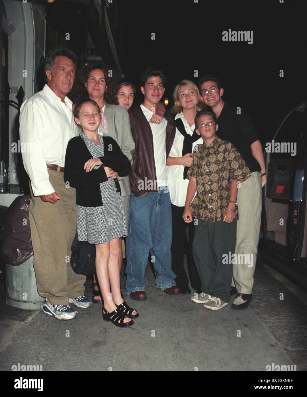 Dustin Hoffman and Family Knightsbridge 1998 (credit image© Jack Ludlam