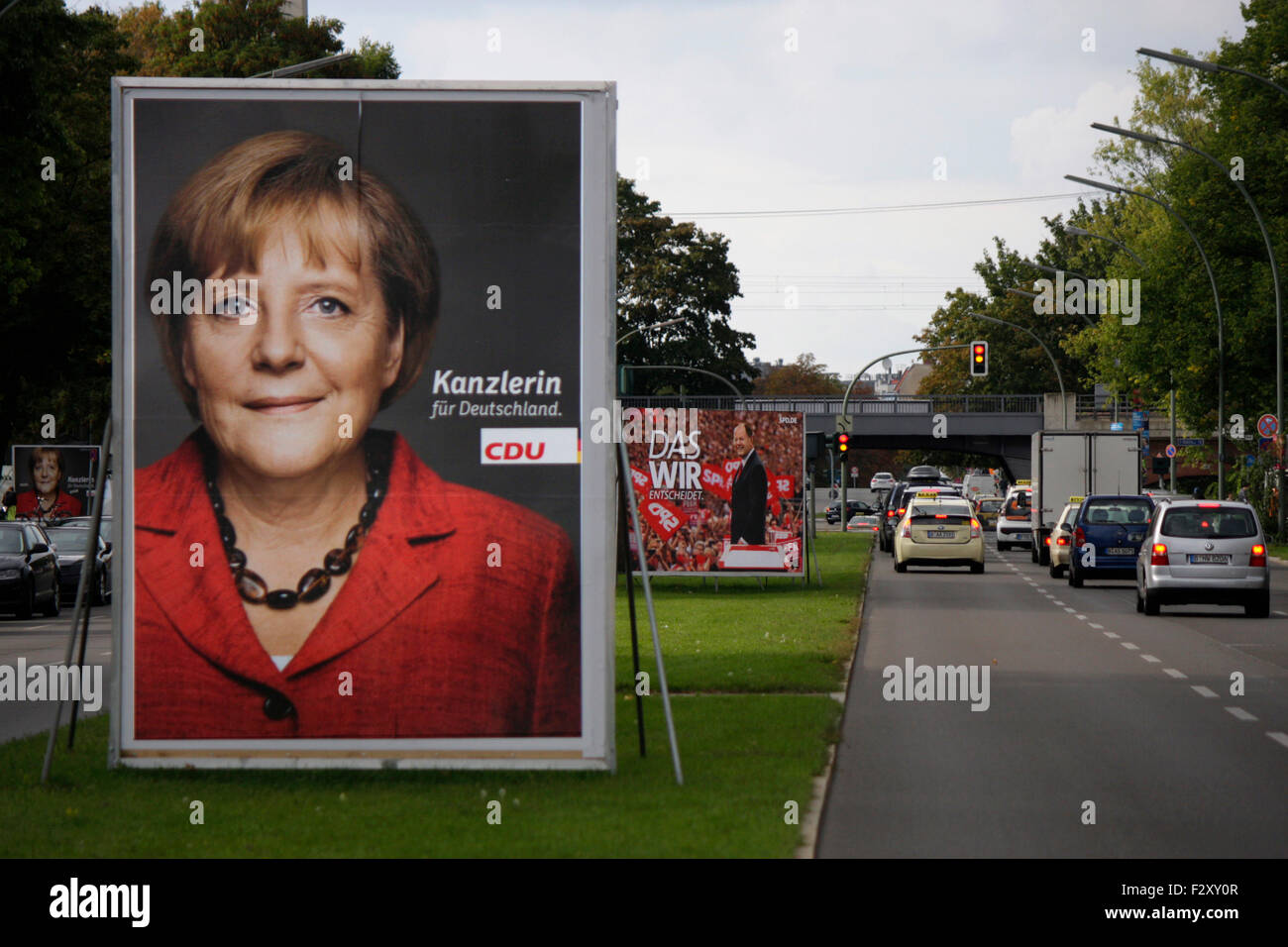 Wahlplakate zur Bundestagswahl 2013: Angela Merkel, Peer Steinbrueck, 13. September 2013, Grosser Stern, Berlin-Tiergarten. Stock Photo