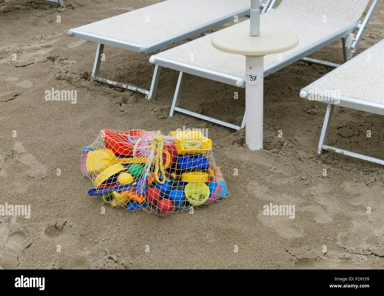 Plastic bag beach hires stock photography and images Alamy