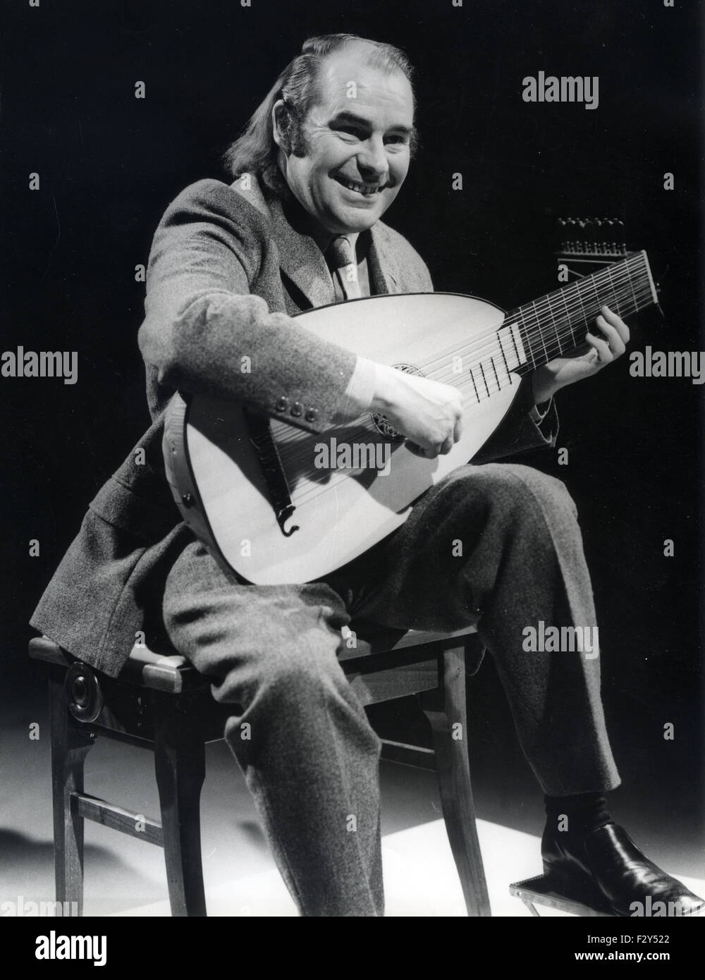 JULIAN BREAM English classical guitarist about 1965 Stock Photo - Alamy