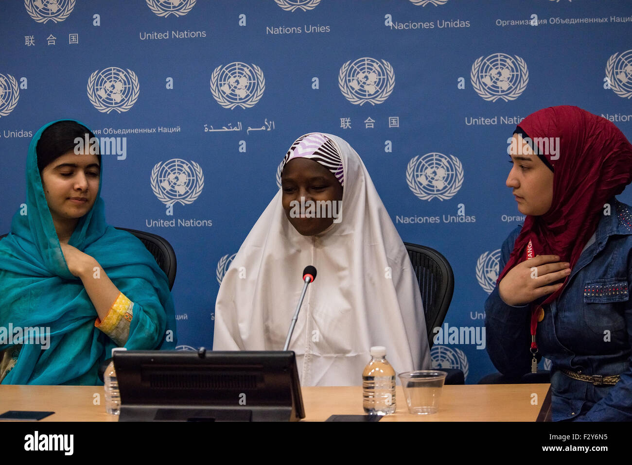 New York, United States. 22nd Sep, 2015. Malala Yousafzai (left), accompanied by four other young women, spoke at a press conference at the United Nations, emphasizing the need to expand educational opportunities in Pakistan. © Albin Lohr-Jones/Pacific Press/Alamy Live News Stock Photo