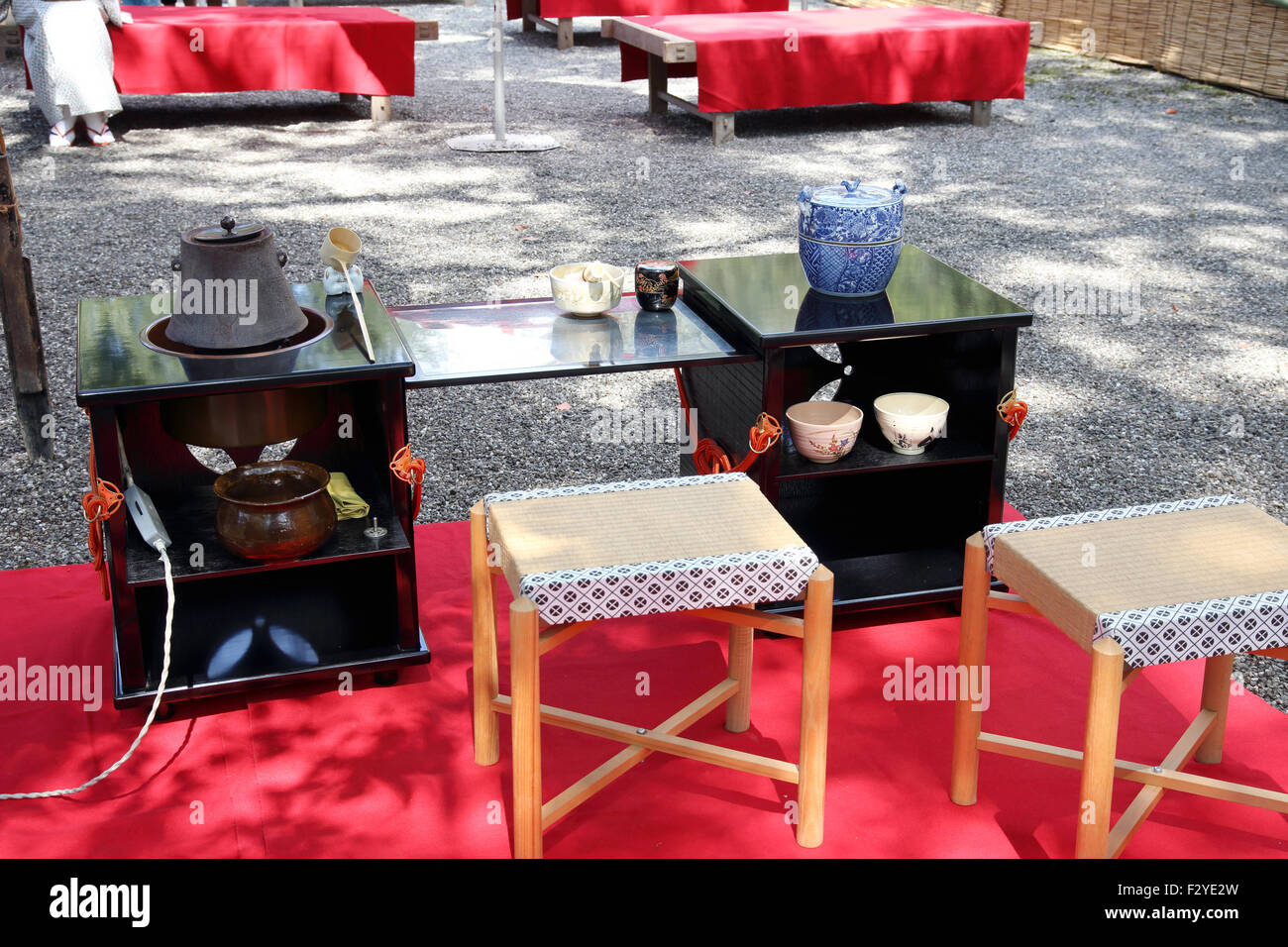 Japanese green tea ceremony in garden Stock Photo Alamy