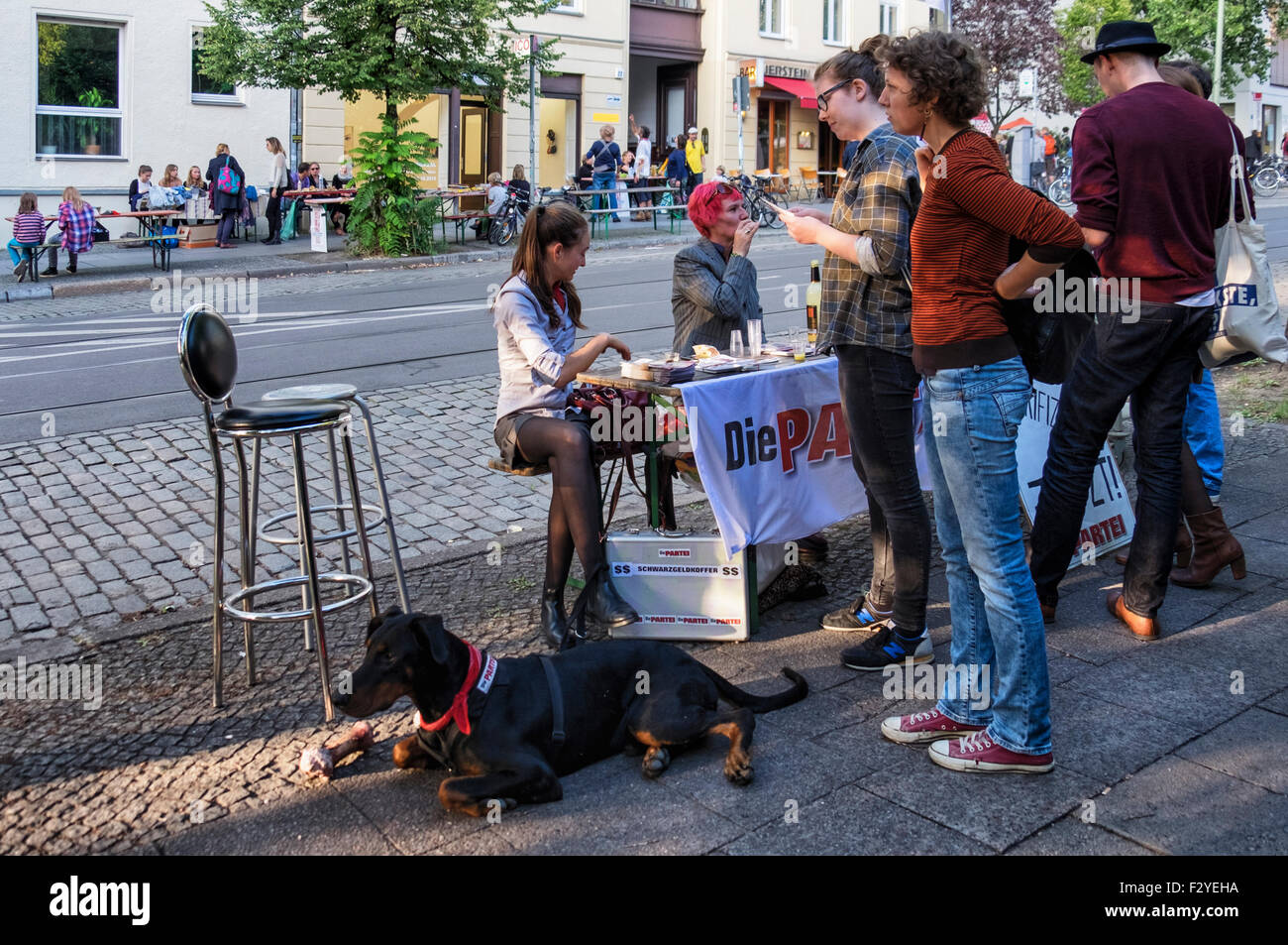 Berlin Veteranenstrasse Street Party - Veteran Street Fest - Die Partei stall, supporters hand out pamphlets and information Stock Photo