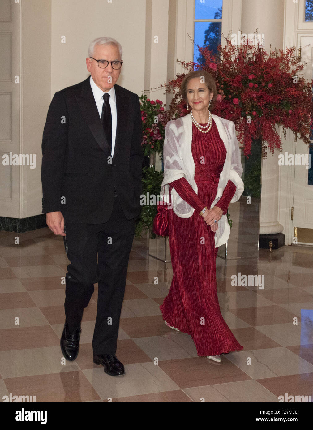 Washington DC, USA. 25th Sep, 2015. David Rubenstein, Managing Director and Co-CEO, The Carlyle Group and Mrs. Alice Rubenstein arrive at the State Dinner for China's President President Xi and Madame Peng Liyuan at the White House in Washington, DC for an official State Visit Friday, September 25, 2015. Credit:  dpa picture alliance/Alamy Live News Stock Photo