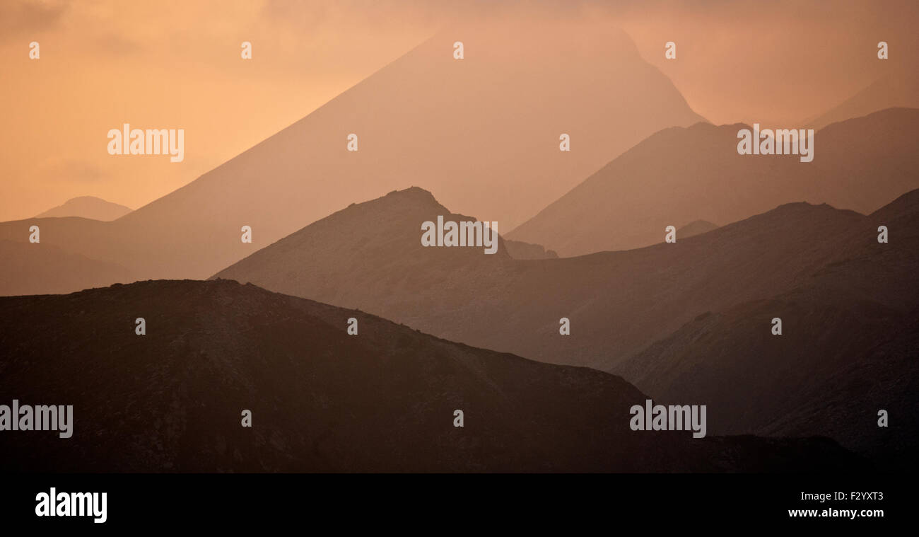 Sunset over mountains hi-res stock photography and images - Alamy